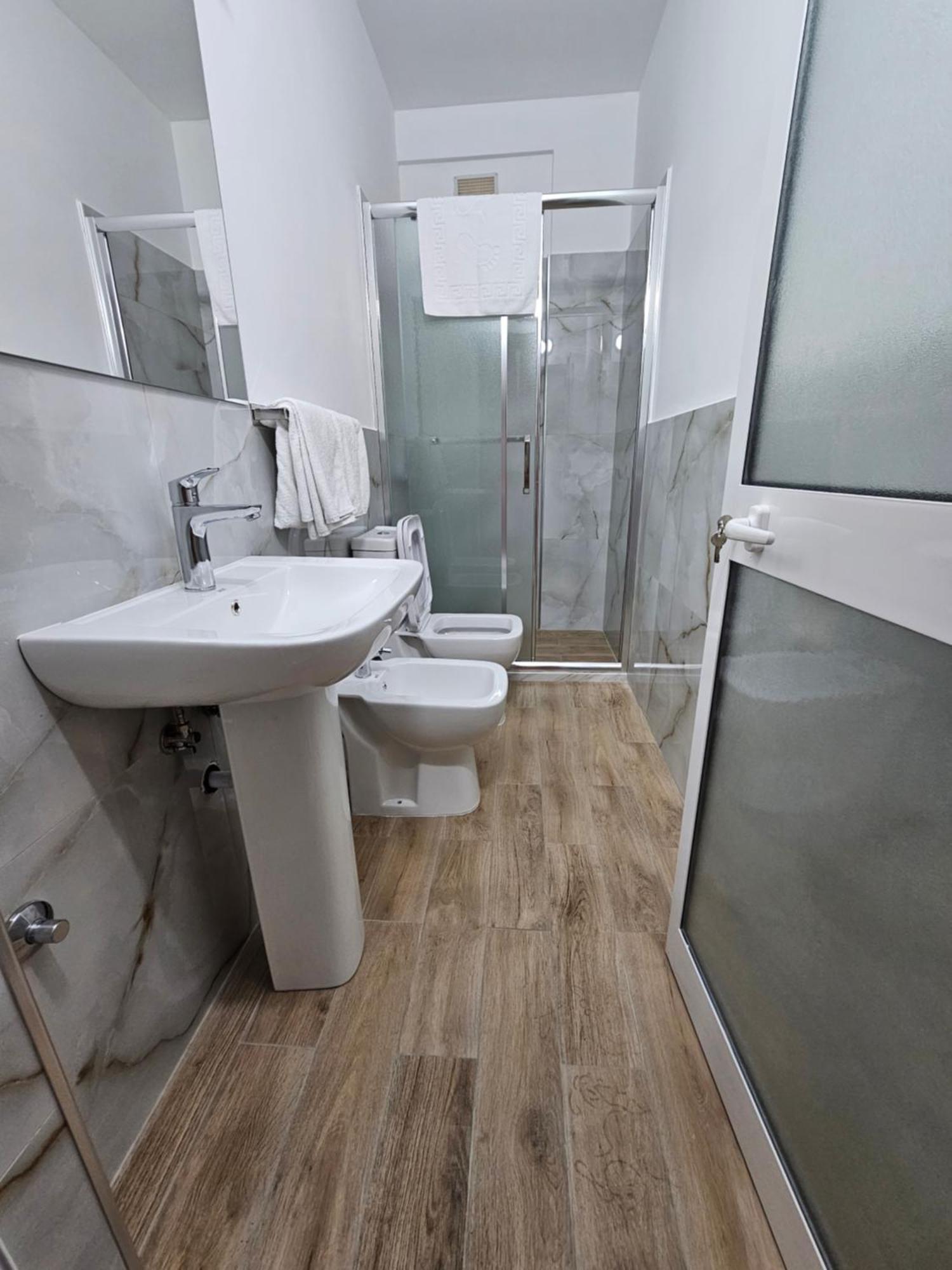 שקודר Hotel 045 מראה חיצוני תמונה